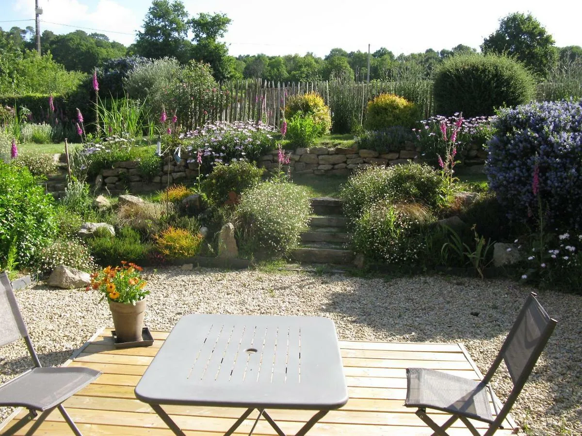 Guest house La Chambre Du Grand Val Caden